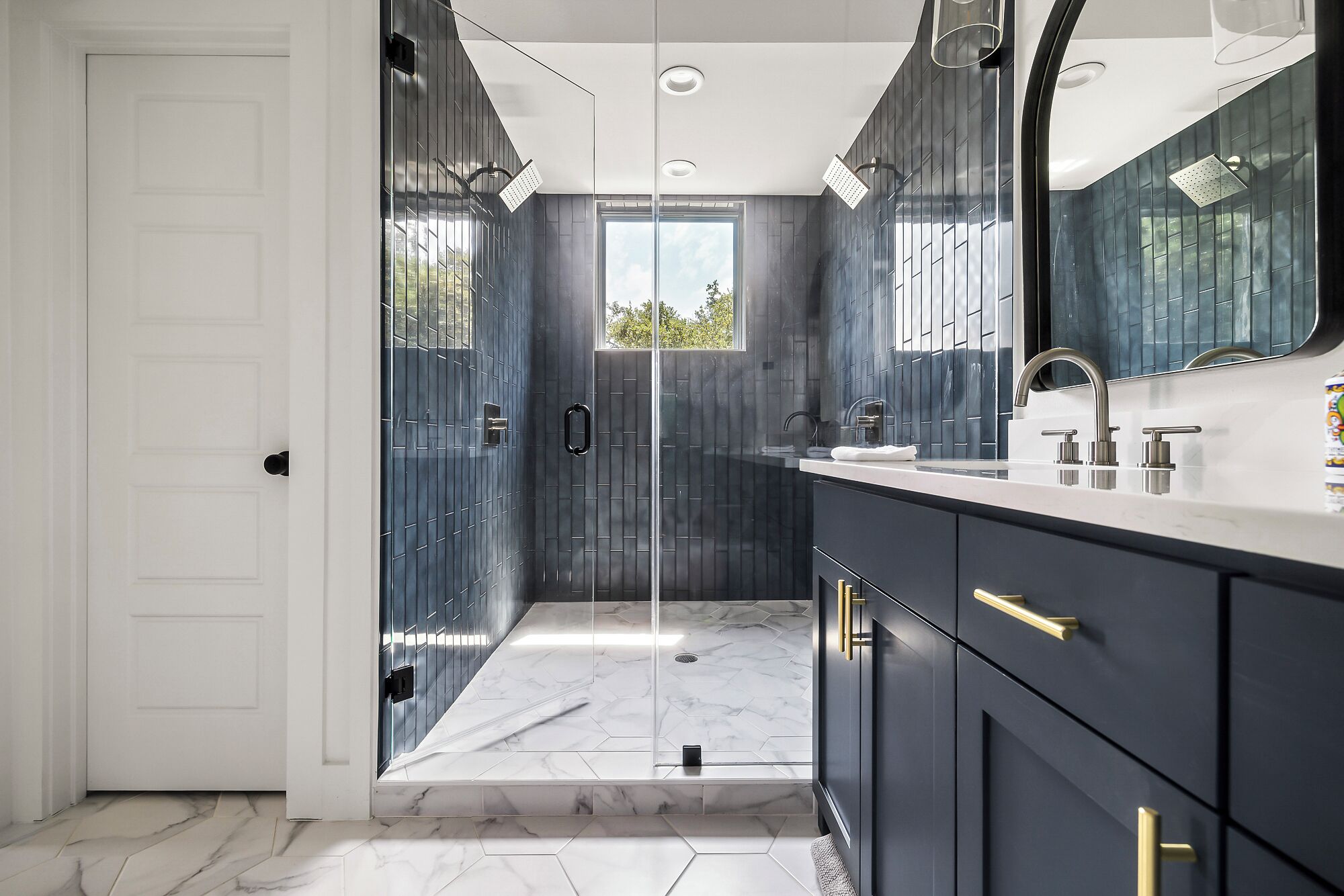 Shower, hair dryer, towels, shampoo