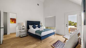 3 Schlafzimmer, Schreibtisch, Bügeleisen/Bügelbrett, Reisekinderbett