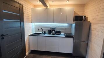 House | Private kitchen | Electric kettle, toaster, high chair