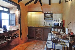 House | Private kitchen | Fridge, highchair