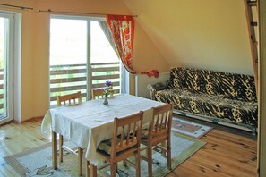 Apartment | Dining - Beautiful Apartment Only 300m From the Lake, Bogdany (Barczewo)