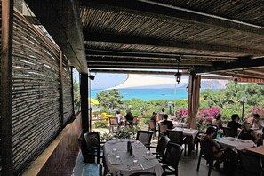 Apartment | Tempat makan luar