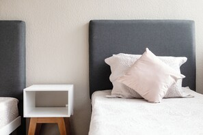 Room - Roma Norte Retreat - 2br, Wifi- Parking- Sleeps 6 (Mexico City)