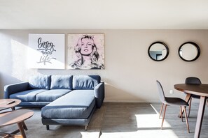 Apartment | Interior - Stylish 2BR in Roma - Parking- Wifi- Sleeps 6 (Mexico City)