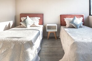 Apartment - Stylish 2BR in Roma - Parking- Wifi- Sleeps 6 (Mexico City)