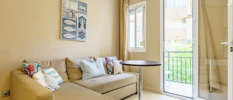 Apartment | Living room