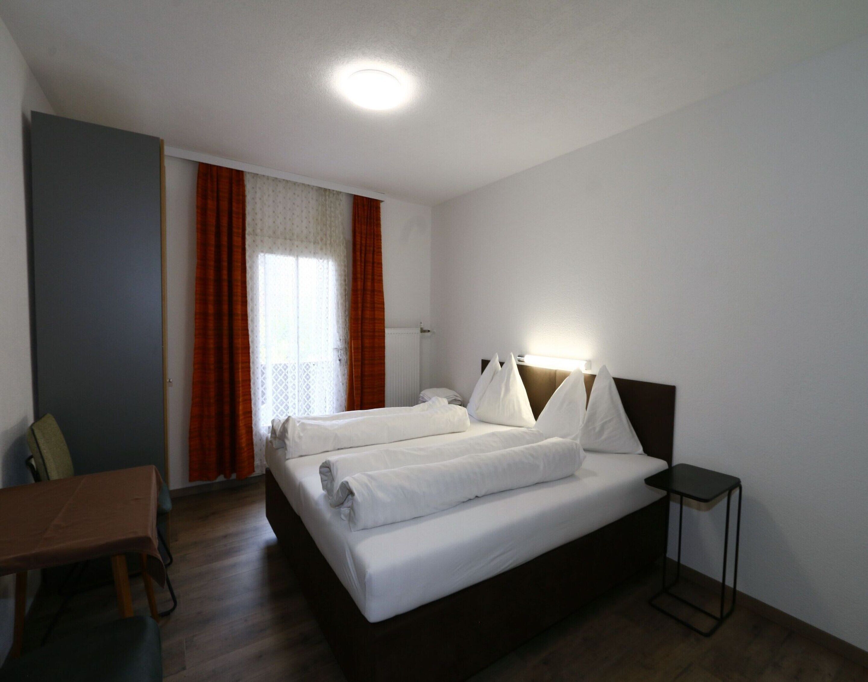 Huis | 12 slaapkamers, individueel gemeubileerd, beddengoed