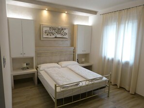 Apartment | 1 bedroom, individually furnished - Apartment in Tignale With Lake Garda Views (Tignale)