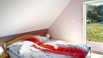 House | 5 bedrooms, individually furnished, bed sheets