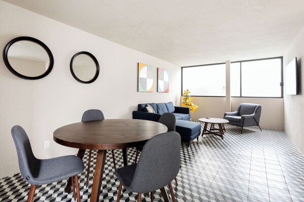 Interior - Modern 2BR in Roma - Sleeps 6- Parking- Fast Wifi (Mexico City)
