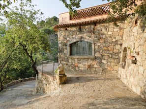 Maison | Enceinte de l’hébergement