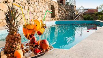 Casa | Piscina | Piscina interna, piscina externa