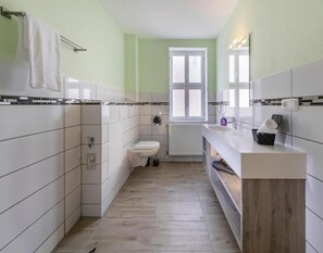 Apartment | Bathroom - Apartment in Wernigerode Near Harz Castle (Wernigerode)