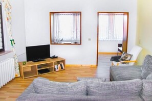 Living area - Ferienwohnung in der Nahe vom Hexentanzplatz (Thale)