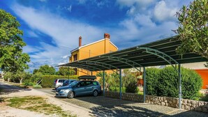 Apartment | Exterior - Apartment in Nin Near the Beach & Pool (Nin)
