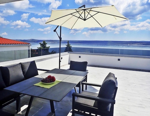 Holiday Home Sole in Maslenica With Pool