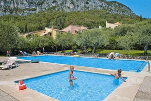 Apartment | Pool | Outdoor pool - Residence Pratone, Garda (Garda)