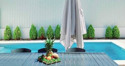 Luxuosa Casa de Praia a 40 Minutos de Lisboa