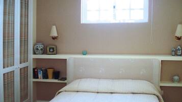 Nhà | 1 phòng ngủ, trang bị nội thất với thiết kế riêng biệt, bộ trải giường