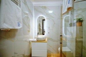 Bathroom - Spacious Holiday Home With a Terrace, Mielenko (Mielno)