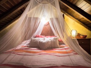 Rumah | 1 kamar tidur dan dilengkapi dengan perabotan berbeda-beda