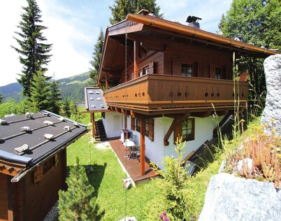 Chalet in Konigsleiten Near Alpine Peaks