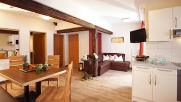 Apartment | Dining