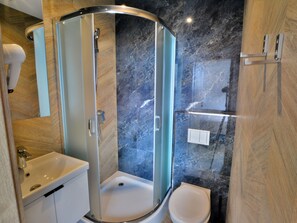 Apartment | Bathroom
