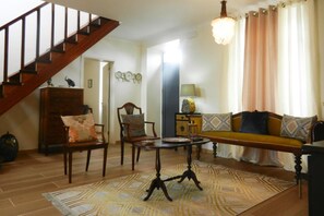 Casa | Zona de estar | Una chimenea