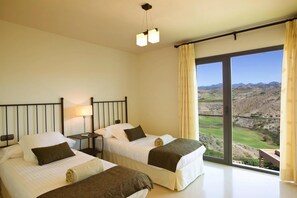 3 bedrooms, individually furnished - Holiday Home in Maspalomas With Terrace (San Bartolomé de Tirajana)