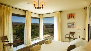 3 bedrooms, individually furnished