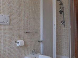 House | Bathroom - Villa in Casalini With Pool & Olive Garden (Carovigno)