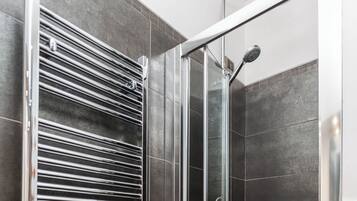 Classic-Dreibettzimmer | Badezimmer