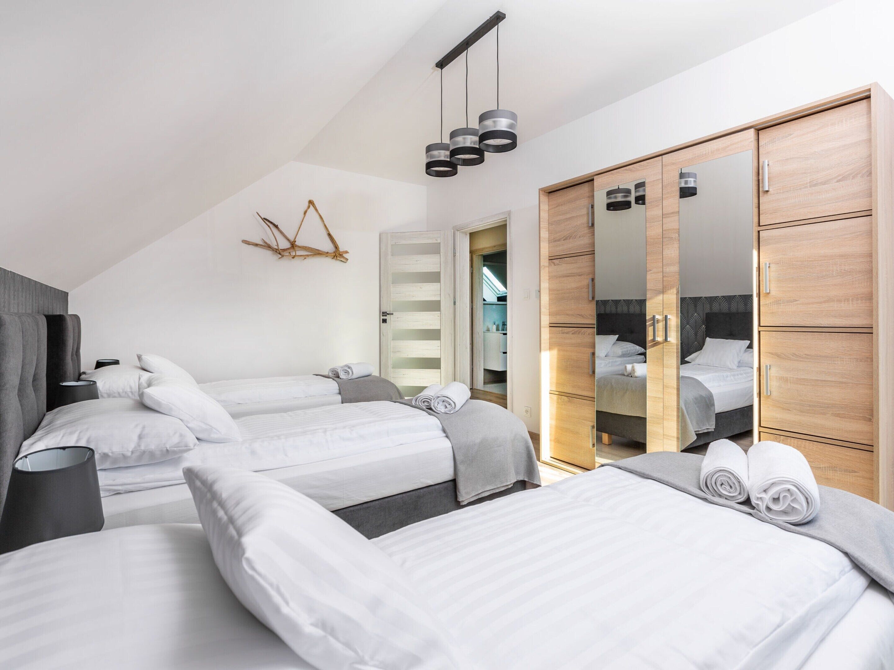 Rumah | 2 kamar tidur dan dilengkapi dengan perabotan berbeda-beda