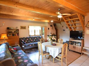 Dining - Holiday Home, Niesiolowice (gmina Stezyca)