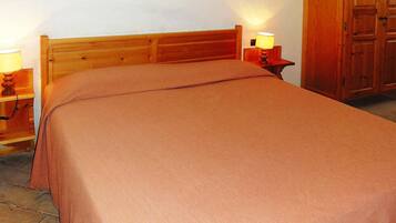 1 bedroom, individually furnished