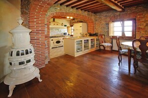Villa | Private kitchen | Toaster - Premium Villa With Terrace (Massarosa)