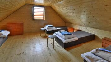 Rumah | 3 kamar tidur dan dilengkapi dengan perabotan berbeda-beda