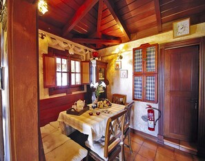 House | Dining