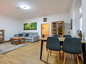 Apartment | Dining - Ferienwohnung in der Mecklenburger Seenplatte (Buchholz)