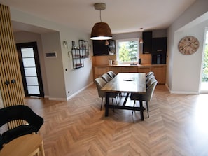 Apartment | Dining - Apartment Near Lake Radunskie (gmina Stezyca)