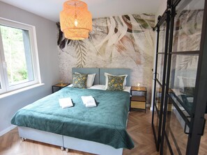 2 bedrooms, individually furnished, bed sheets