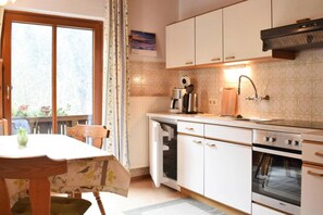 Private kitchen - Apartment in Huttau Near Ski Amade Slopes (Huettau)