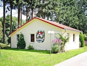 House | Exterior - Holiday Home in Parchim With Terrace (Parchim)