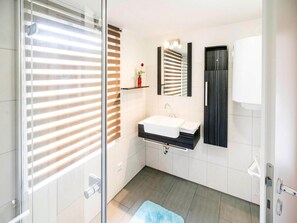 House | Bathroom