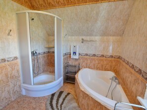 House | Bathroom - Holiday Home in Jaroslawiec Near the Beach (Postomino)