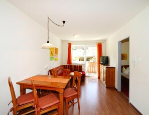 Apartment | Dining - Apartment House Isegrim, Altenmarkt (Altenmarkt im Pongau)