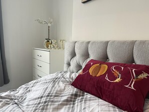 Maison | 4 chambres, accès au Wi-Fi (inclus), literie fournie