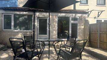 House | Outdoor dining
