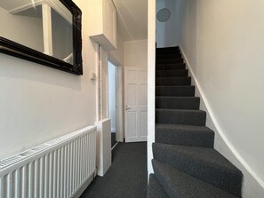 House | Interior - Bristol - 4 Beds - Sleeps 7 - For Groups - Garden (Bristol)